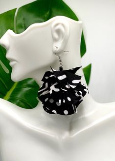 "Black & White Skirted Fabric earrings Your new earrings measure 3\" long and will come with a pair of rubber backs for extra security. All ear wires and clips are hypoallergenic and are lead or nickel free. Due to pattern placement and design of the fabric, no 2 pairs are exactly alike." Fabric Earrings Handmade, Cardboard Decor, Textile Earrings, Earrings Fabric, Mehndi Art Designs, African Earrings, Fabric Earrings, New Earrings, Modeling Tips