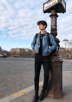 When Is Your Birthday, Boys Dressing Style, Moritz Hau, Mens Photoshoot Poses, Trendy Boy Outfits, Street Style Outfits Men, Men Stylish Dress, Mens Casual Dress Outfits, Guys Clothing Styles