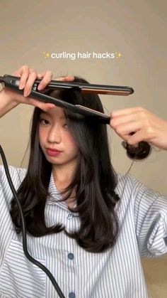 Curling Hair Hacks, Curl Hair With Straightener, Curling Hair, Hair Hack, Cute Quick Hairstyles, Easy Hairstyles For Thick Hair, Hair Curling Tips, Hair Style Korea, Hair Inspiration Long