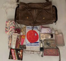 What's In My Bag Aesthetic, In My Bag Aesthetic, My Bag Aesthetic, Everyday Bag Essentials, What's In My Bag, Purse Essentials, In My Bag