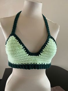 Beautiful crochet handmade two-tone of green crop top Super comfy And stretchy Adjustable strap around the neck size S M Casual Green Halter Neck Crop Top, Stretch Crochet Green Tops, Stretch Green Crochet Top, Green Crochet Stretch Top, Green Stretch Crochet Top, Green Cropped Crochet Top For Summer, Fitted Green Cropped Crochet Top, Green Fitted Cropped Crochet Top, Fitted Green Crochet Top Casual Style