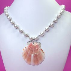 Mermaid Seashell Necklaces Mermaid Princess Pearl Necklace An Elegant Pearl Necklace With A Real Handpicked Unique Florida Seashell, And Glass Faux Pearls. Mesures 18 Inches In Length With A Lobster Claw Closer And A 2 Inch Extension Chain. #Mermaidcore #Princesscore #Regency #Glam #Coquette Sirencore Accesories, Siren Princess, Seashell Necklaces, Mermaid Things, Carved Mermaid, Siren Core, Mermaid Seashell, Mermaid Accessories, Girl Oc