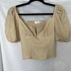 The Sweetest Yet Sexy Gingham Top! Perfect For Spring! Super Flattering And Comfortable Thanks To The Stretch Panel In The Back. Wore Once! Looks Brand New! Mom Fits, Gingham Top, Gingham Tops, Cream Yellow, Plant Mom, Dream Wardrobe, Gingham, Puff Sleeve, Cute Outfits