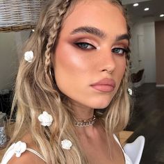 Desert Makeup Looks, Boho Makeup Ideas, Bohemian Makeup Look Boho, Boho Chic Makeup, Bohemian Makeup Look, Gypsycore Makeup, Make Up Festival, Desert Makeup, Makeup Festival