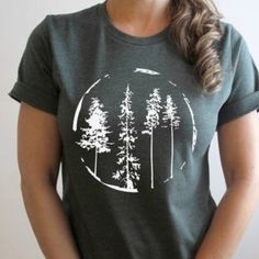 Brand New Custom Made Up North Tree Circle Heather Grey T-Shrit. 100% Ring Spun Cotton Tshirt Super Soft By Bella Canvas. True Fit, Classic Uisex Fit. Tree Circle, Circle Graphic, Projets Cricut, Nature Shirts, Tree Shirt, Hiking Shirts, Mom And Sister, Graphic Top, Graphic Tops