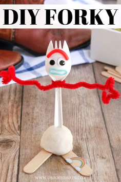 this is an easy diy fork puppet craft for kids to make it looks like they are