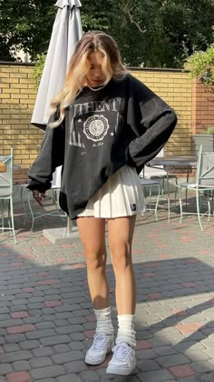 Tenis Skirt Outfits Aesthetic, Dress With Hoodie Outfit, Urban Casual Outfits Women, Oversized Hoodie And Skirt Outfit, Airforce 1 Outfit Women Casual, Skirt Sweatshirt Outfit, Hoodie And Skirt Outfit, Skirt And Hoodie Outfit, Skirt With Sweatshirt