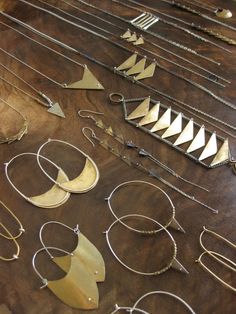 Bronze Jewelry, Design Wood, Wood Jewelry, Top Drawer, Creative Jewelry, Brass Jewelry, Bijoux Diy, Contemporary Jewelry