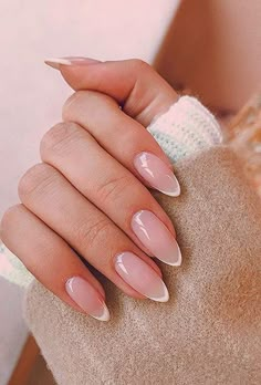 Almond Nails French, Nagellack Trends, French Manicure Nails, Almond Nails Designs, Almond Acrylic Nails, Oval Nails