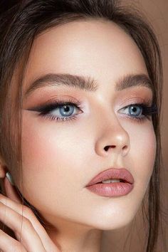 Pink Makeup Looks, Wedding Makeup For Blue Eyes, Wedding Makeup Blue, Wedding Eyes, Wedding Hairstyles And Makeup, Soft Eye Makeup, Mekap Mata, Wedding Eye Makeup