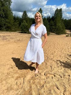 White 100% Linen Dress - Effortless Elegance for Any Occasion 🌿 SIZE: Model high is 5.54 ft (169 cm), bust 36.2 inch.(92cm) , waist 31.5 inch.(80cm), hips 37 inch.(94 cm) she wears size S.  WHAT SIZE DO YOU NEED? PLEASE REVIEW THE SIZE CHART IN THE LAST PHOTO IN THIS PRODUCT'S PHOTO GALLERY. 🌿 KEY FEATURES: - 100% Pure Linen: Crafted from high-quality, breathable linen, this dress is ideal for warm weather and ensures comfort throughout the day. - Minimalist Design: The clean, simple design gi Midi Length Summer Dresses, Summer Dress White, Wrap Dress Midi, White Wrap Dress, White Linen Dresses, White Dresses For Women, Garden Parties, White Dress Summer, Summer Events