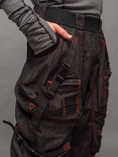 Rugged Clothes, Alternative Fashion Diy, Adventurecore Aesthetic, Apocalypse Clothing, Cyberpunk Pants, Techwear Men, Industrial Fashion, Dystopian Fashion, Tech Clothing