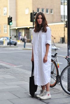 Shirt Dress Street Style, How To Wear Shirt, Maxi Shirts, Oversized Dress, Maxi Shirt Dress, Small Dress, Style Chic