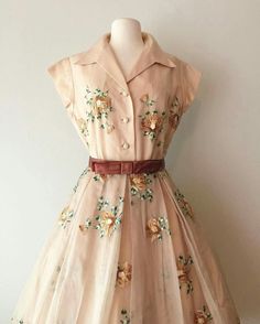 Robes Vintage, Vintage Dresses 50s, Vintage 1950s Dresses, Vestidos Vintage, 50s Dresses, 1950s Dress, Trend Fashion, Look Vintage, 50s Fashion