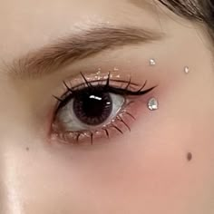 Korean Makeup Inspiration, Douyin Makeup With Gems, Gem Makeup Looks, Jang Yeeun Stayc, Makeup With Gems, Eye Makeup Lashes, Pink Glitter Makeup, Jewel Makeup, Gem Makeup