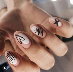 Simple Nail Art On Short Nails, 40th Nails, Bush Nails, Funky Nail Art Designs, Patterned Nails, Nails Hearts, Beach Dancing, Minimal Nails Art