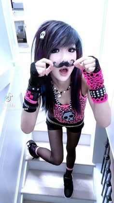 Scenecore Girl, Emo Girl 2000s, Scene Kid Outfits, Scene Girl Outfits, Emo Scene Outfits