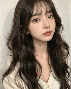 6. Wispy or See-Through Bangs by @h_hair_parkha. Click here for more trendy Korean haircuts! Kpop Wispy Bangs, Airy Bangs Korean, Korean See Thru Bangs, Korean Hair Bangs, Korean Haircut With Bangs, Korean Wispy Bangs, Korean Haircut Ideas, Korean Haircuts, Dream Person