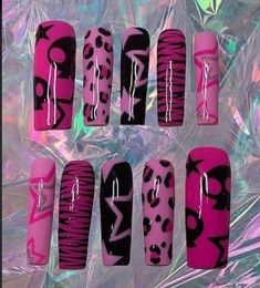 Nails 2000s, Paznokcie Hello Kitty, Queen Nails, Scene Girl, Nagel Tips, Goth Nails