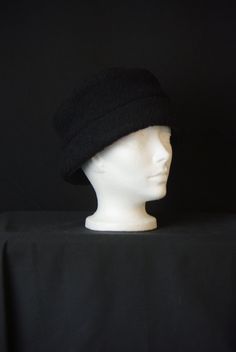 "Lovely ladies black wool cloche with quilted lining tagged Tilley Endurables. Hat is tagged small & inside circumference is 21\" . It does have a tab inside hat to make it smaller if needed. The content is 80% wool / 20% nylon . In good condition." Vintage Evening Bags, Floral Print Crop Top, Fall Hats, Beaded Evening Bags, Embroidered Wool, Wool Blend Jacket, Folk Fashion, Hat Box, Wool Shawl