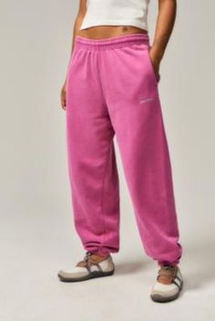 Iets Frans Joggers, Cuffed Joggers, Pink Fits, Bottom Clothes, Baggy Fits, Style Ideas, Lifestyle Brands, Bottoms Pants, Athleisure