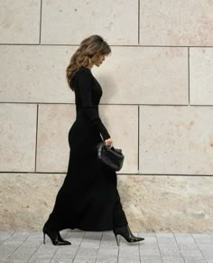 Minimalist Outfit Ideas, Modest Feminine, Minimalist Fashion Outfits, Minimalist Outfits, Elegant Outfit Classy, Moda Chic, Elegant Feminine, Autumn Outfits, All Black Outfit