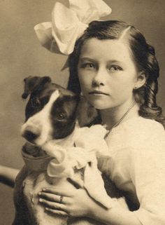 Kids With Dogs, Shannon Doherty, Jack Russell Terriers, Vintage People, Vintage Children Photos, Vintage Photo Booths, Photos With Dog, Machine Photo, Portrait Vintage