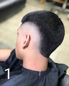 Burst Fade Haircut Bald, Hair Types Men, Boys Fade Haircut, Mid Fade Haircut, Hair Cut Guide, Buzz Cut Hairstyles, Burst Fade, Monochrome Makeup Look, Mid Fade