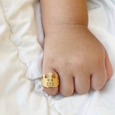 Custom Crown Gold Ring 24K 0.999 Pure 1g, 1.875g, 3.75g Here is a dainty, delicate and simple, Korean character personalized minimalist Gold Dol Crown Ring. The perfect gift for your little loved one 💕How to order  -Available in eight style designs can be personalized with your baby's name with birthdate   (Name can be in English) 1st design(첫돌)- A, B, C, D 100days design(백일) - A, B, C, D -Choose your weight for the ring (1g, 1.875g, 3.75g) -Please enter your baby's name and date in the persona Gold Engraved Ring For Birthday, Adjustable Gold Engraved Ring For Birthday, Gold Engraved Rings For Birthdays, Adjustable Engraved Gold Ring For Birthday, Gold Engraved Round Ring For Birthday, Crown Gold Ring, Baby Gold Rings, Korean Characters, Baby Ring