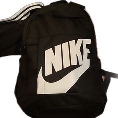 Nike Black Backpack For Back To School, Nike Black Backpack For School, Casual Black Backpack With Letter Print, Nike Casual Black Backpack, Black Casual Nike Backpack, Casual Black Nike Backpack, Nike Casual Bags For Students, Casual Nike Bags For Students, White Casual Backpack For Streetwear