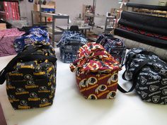 These duffle bags look like some really nice quality bags that I would want. Maybe it would be good to get a duffle bag like one of these with my NFL team on it. This is something I am going to have to look into getting soon. Black Duffel Bag, Suitcases Travel, Organized Storage, Bag Suitcase, Duffle Bags, Travel Duffel, Duffel Bag Travel, Diaper Bags, Carry On Luggage