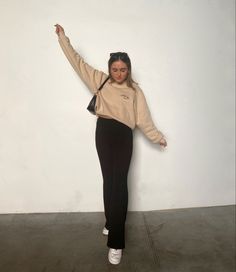 Winter fashion neutral aesthetic autumn trends comfy outfit beige outfit winter fashion inspiration winter Inspo Pinterest outfit Instagram photo ideas Neutral Winter Outfit, Outfit Beige, Autumn Trends, Beige Outfit, Aesthetic Autumn, Neutral Aesthetic, Comfy Outfit