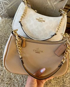 Coach School Bag, Coach Purses Aesthetic, Mini Coach Bag, Bag Collection Aesthetic, Cute Coach Bags, Coach Bags Aesthetic, Coach Bags Handbags, Purses Aesthetic, Coach Aesthetic