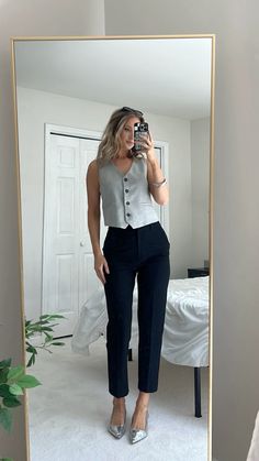 Summer business casual, corporate outfits, summer work clothes, chic business looks Corporate Outfits Summer, Summer Corporate Outfits, Casual Corporate Outfits, Job Interview Outfit For Women Casual, Summer Work Clothes, Executive Outfit, Casual Corporate, Work Vibes, Summer Business Casual