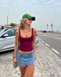 Cancun Fits, Kendall Jenner Jewelry, Thrifting Manifestation, Party Outfit Fall, Ashley Core, Fashion Gigi Hadid, Gigi Hadid Kendall Jenner, Vibes Photography, Outfit Inspo Cute