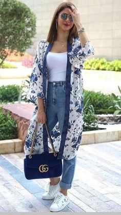 Elegantes Outfit Damen, Chique Outfit, Mode Kimono, Fashion Attire, Spring Outfits Casual, Mode Inspiration, Kimono Fashion