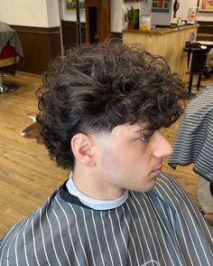 Boyfriend Haircut, Pink Hair Guy, Fade Haircut Curly Hair, Taper Fade Curly Hair, Curly Hair Fade, Mens Haircuts Short Hair, Men Haircut Curly Hair, Mullet Haircut, Mens Hairstyles Thick Hair