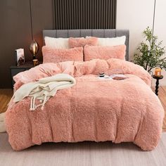 PRICES MAY VARY. 【LUXURY AND SOFT】 The front of the fluffy comforter cover is microfiber plush, which is super soft and comfortable. The back is silky velvet fabric that is delicate and skin-friendly, locking in warmth, gives you a warm and cosy sleep in the cold winter. 【WARM, COZY & STYLISH】 This fluffy bed set brings you the ultimate comfortable sleep experience, like sleeping on a cloud so you can fully relax in your bed. The stylish solid color design adds luxury to your room and is the per Faux Fur Duvet Cover, Ugg Bedding Pink, Pink Fluffy Duvet, Fluffy Pillow Cases, Cama Queen Size, Fluffy Duvet, Fluffy Comforter, Cama King Size, Velvet Duvet