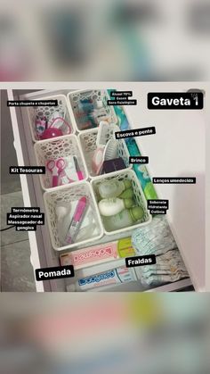 the contents of a drawer are labeled in spanish