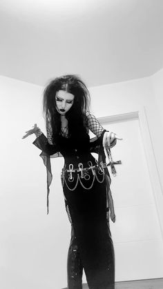 #goth #gothgirl Goth Oc Female, Trad Goth Outfit Ideas, Goth Oc, Trad Goth Fashion, Goth Trad, Visionary Board, Trad Goth Outfits, Vamp Goth, Dark Gothic Fashion