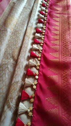 Basic Blouse Designs, Tassels Fashion Clothing, Saree Kuchu New Designs, Silk Saree Blouse Designs Patterns, Beautiful Sleeves, Saree Tassels Designs, Design Triangle, Saree Kuchu Designs, Latest Blouse Designs Pattern