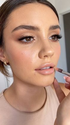 Makeup Soft Glam, Make Up Sposa, No Make Up Make Up Look, Angel Makeup, Magic Cream, Wedding Makeup For Brown Eyes, Makeup Soft, Bridesmaid Hair Makeup, Bridal Makeup Natural