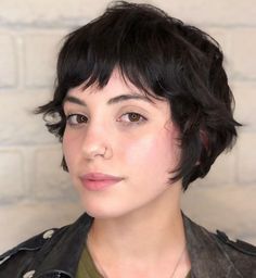 French Shaggy Wavy Crop Short Shag Haircuts, Textured Haircut, Fine Straight Hair, Hair Adviser, Shag Haircuts, Short Shag, Flat Iron Hair Styles, Shag Haircut