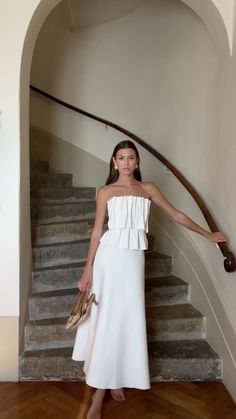 One Shoulder Rehearsal Dinner Dress, Luxury Spring Outfits, Dcopperman Style, Chic Rehearsal Dinner Outfit, Femenine Outfits Classy, Dinner Rehearsal Outfit For Bride, Young Classy Outfits, Casual Rehearsal Dinner Outfit For Bride, Femenine Outfits Style