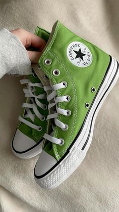 Converse Green Shoes, Converse Green Outfit, Green Converse Aesthetic, Lime Green Converse, Converse Tumblr, Converse Shoes Aesthetic, Converse Art