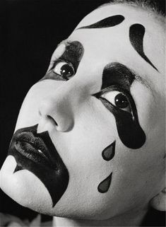 Jester Makeup, Black And White Clown, Circus Makeup, Mime Makeup, White Face Paint, Pierrot Clown, Black And White Face, Clown Faces, Swag Makeup