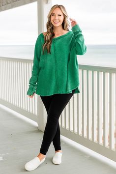 Stay cozy and cute in our NEW pullover! Indulge in the comfort of this raw edge, acid wash, longer-sleeved pullover! The bold kelly green hue adds sass to your wardrobe, while the round hem provides a stylish touch! Perfect for lounging or enjoying a day out on the town! 100% Cotton Soft-washed Green Long Sleeve Tops, Casual Kelly Green Long Sleeve Top, Green Washed Long Sleeve Sweatshirt, Green Washed Tops For Fall, Acid Wash, Model Fits, Kelly Green, Affordable Fashion, Plus Size Outfits