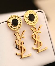 Rich People, Jewelry Inspo, Stylish Jewelry, Ysl Jewelry, Gold Candy, Alternative Style