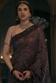 Negative Pattern, Basra Pearls, Vintage Indian Fashion, Rimple Harpreet, Aditi Rao Hydari, Aditi Rao, Indian Saree Blouses Designs, Desi Fashion Casual, Indian Photoshoot