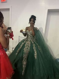 Princess Tiana Green Dress, Olive Green Sweet 16 Dress, Royalty Theme Prom Dress, Emerald Sweet 16 Dresses, Green Tiana Dress, Princess Theme Prom Dresses, Green Prom Dress Poofy, Green Theme Sweet 16, Sweet 16 Dress Green